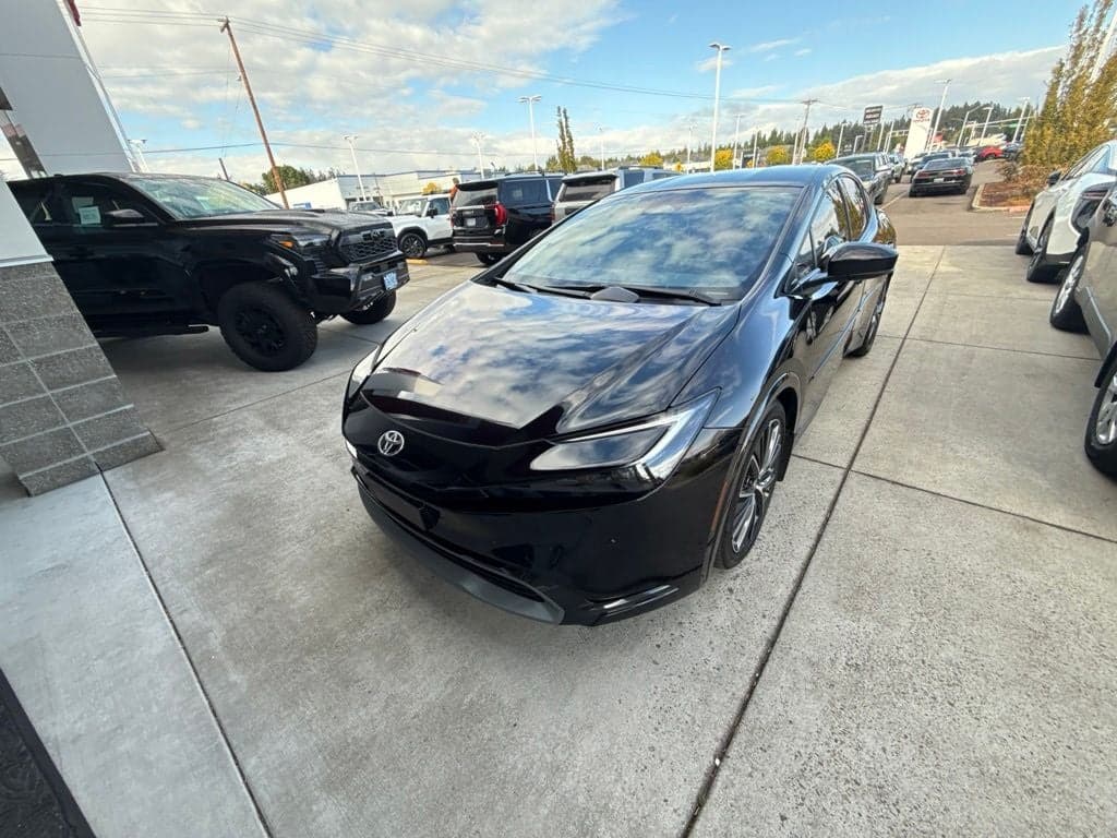 2023 Toyota Prius XLE — photo 1 of 10