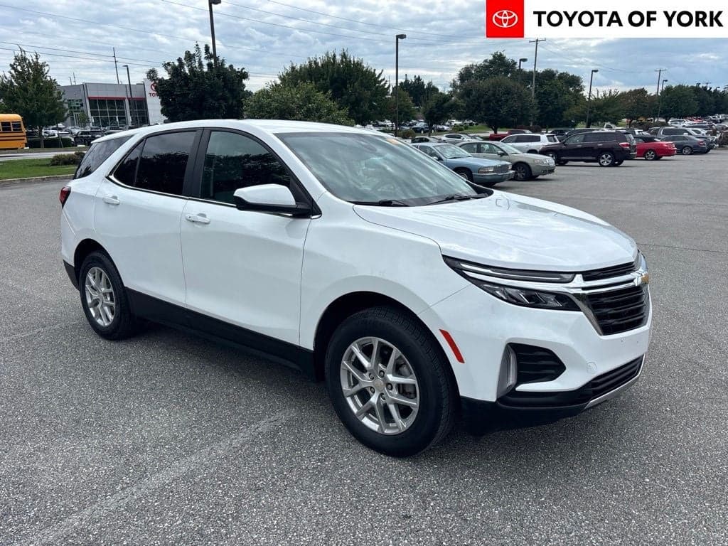 2023 Chevrolet Equinox LT — photo 1 of 22