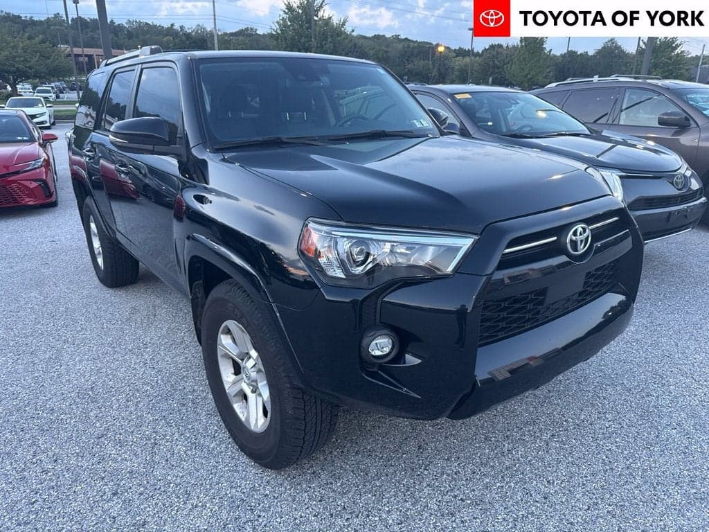 2023 Toyota 4Runner SR5 Premium — photo 1 of 3