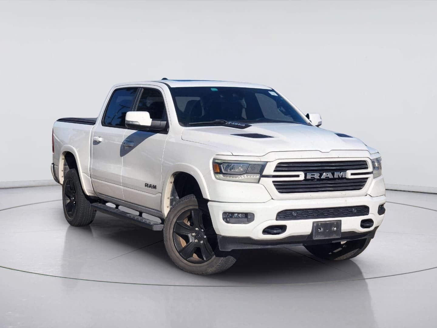 2021 RAM 1500 Laramie — photo 1 of 5
