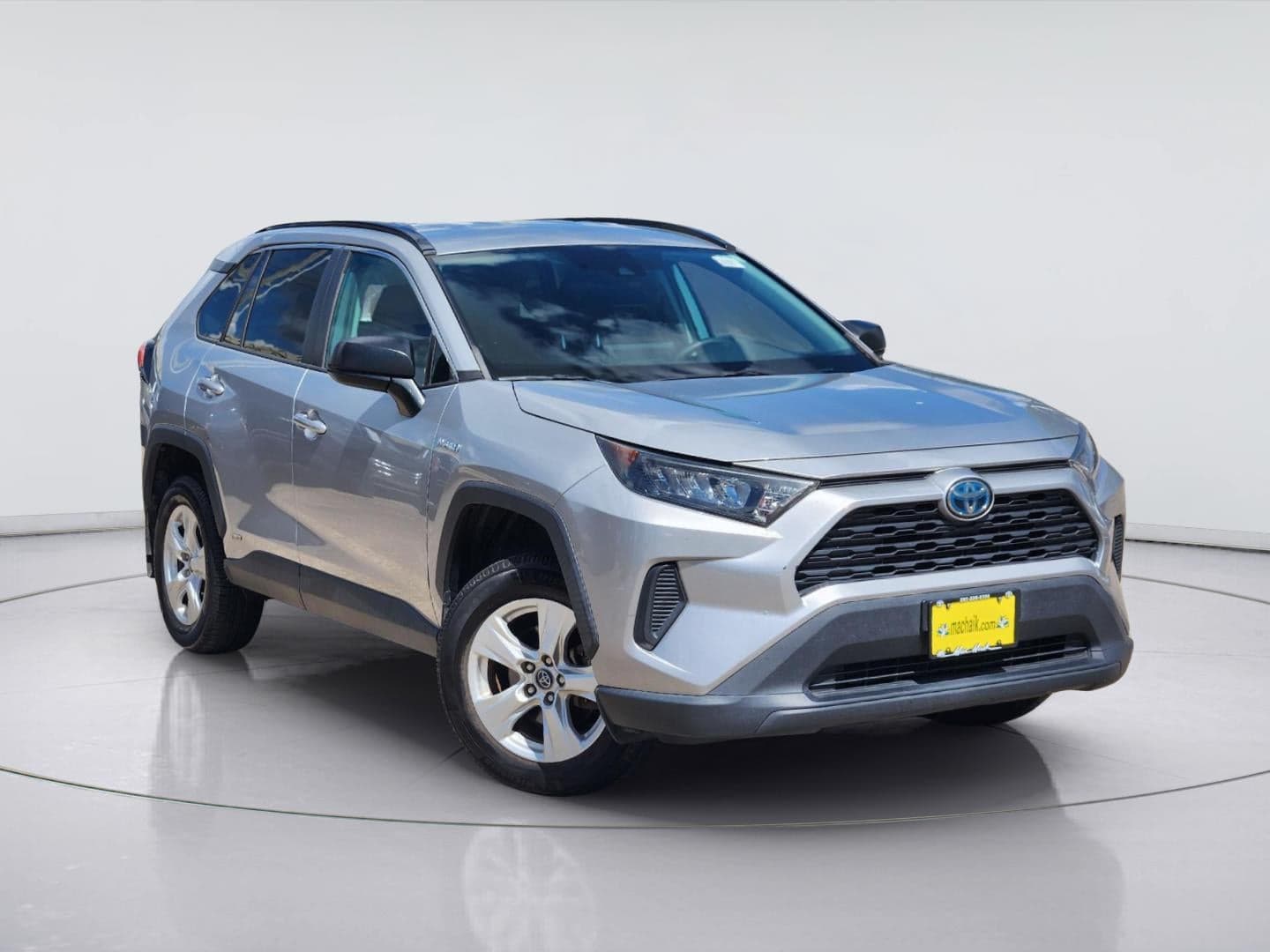 2020 Toyota Rav4 Hybrid LE — photo 1 of 68
