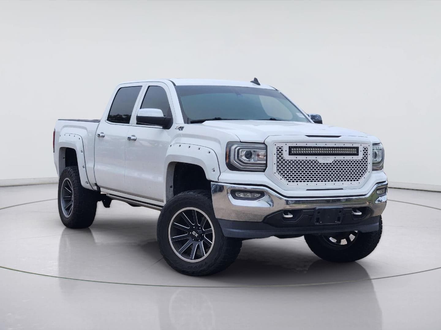 2018 GMC Sierra 1500 SLT — photo 1 of 5