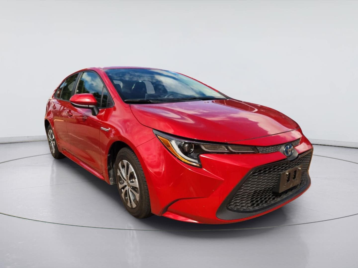 2021 Toyota Corolla Hybrid LE — photo 1 of 16