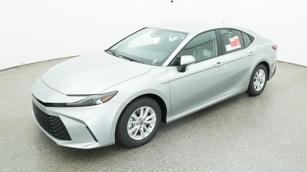 2026 Toyota Camry LE — photo 1 of 33