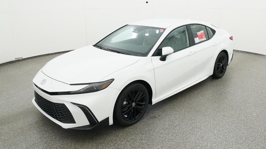 2026 Toyota Camry SE — photo 1 of 33