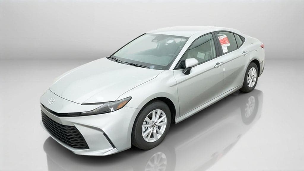 2026 Toyota Camry LE — photo 1 of 5