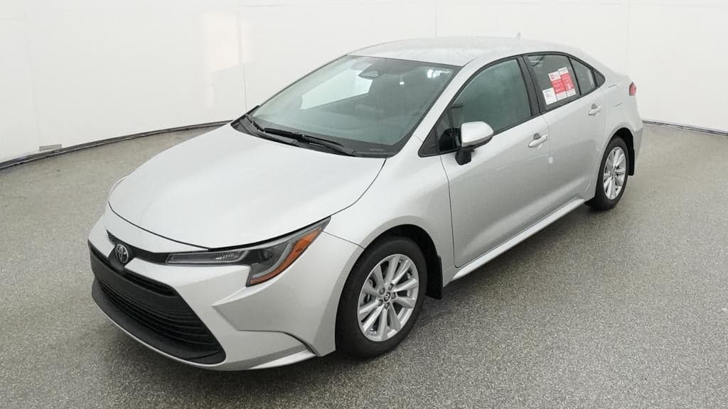2026 Toyota Corolla LE — photo 1 of 33