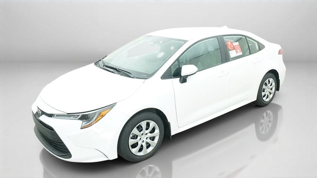 2027 Toyota Corolla LE — photo 1 of 5