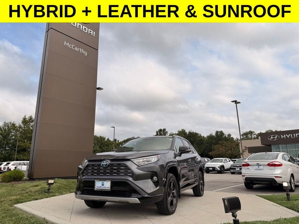 2021 Toyota RAV4 Hybrid XSE — photo 1 of 36