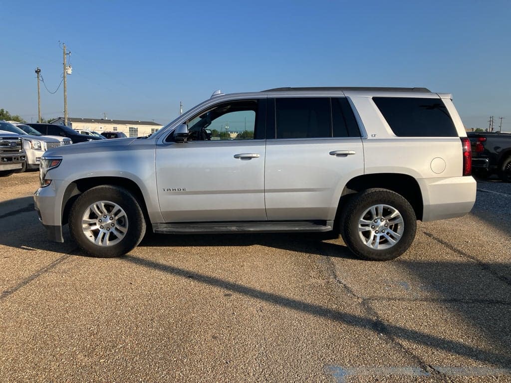 2019 Chevrolet Tahoe LT — photo 1 of 5