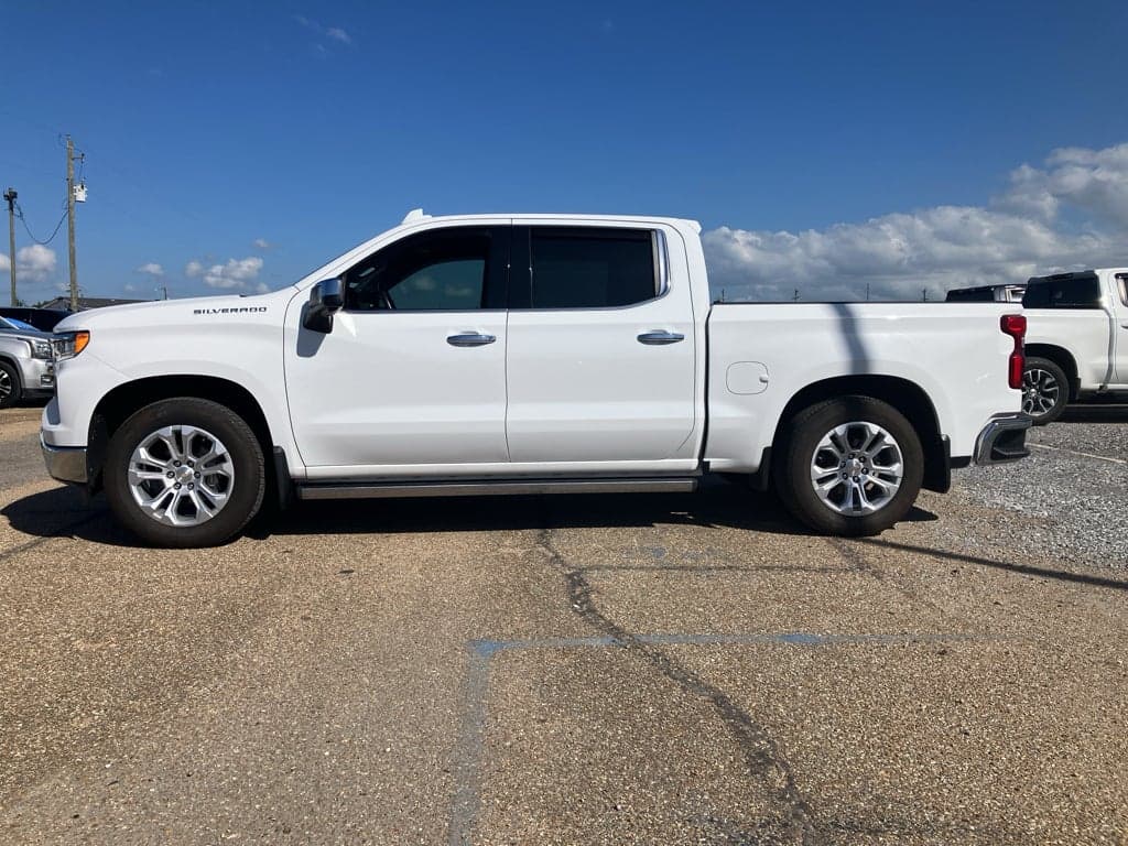 2022 Chevrolet Silverado 1500 LTZ — photo 1 of 5