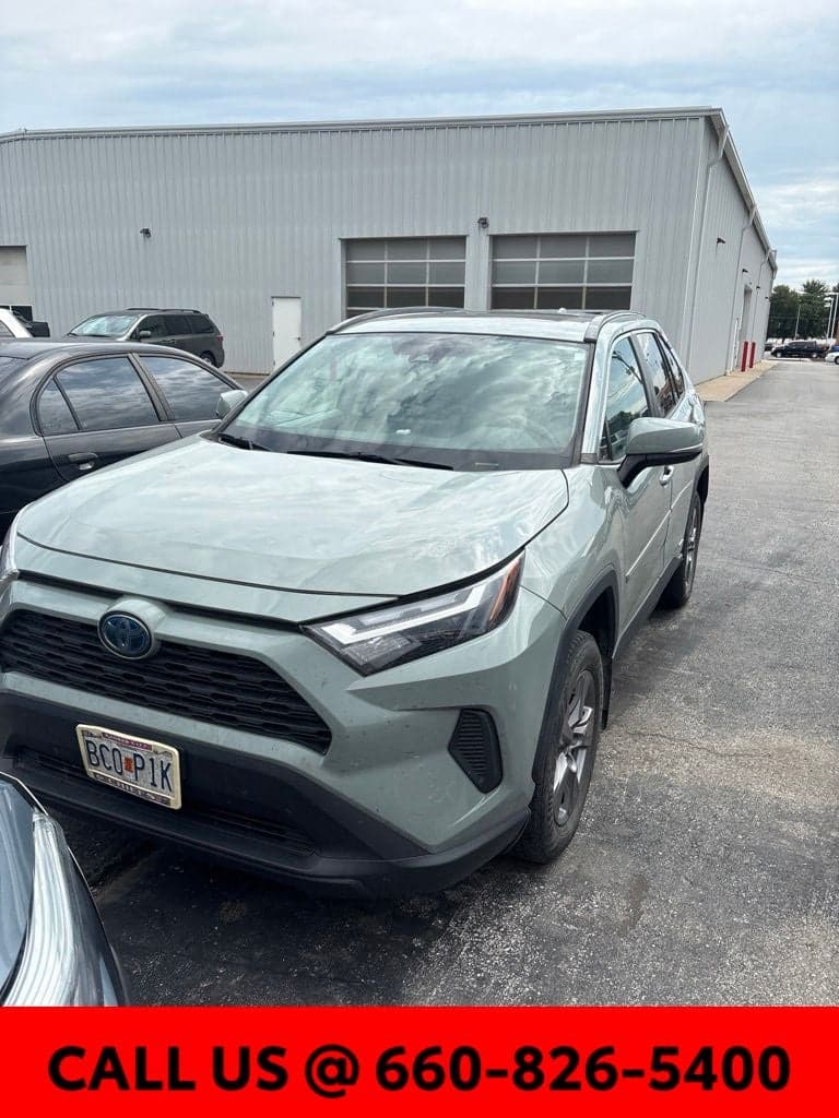 2022 Toyota RAV4 Hybrid XLE — photo 1 of 6