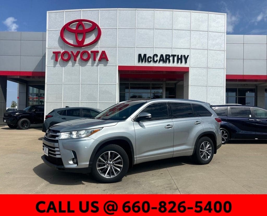 2017 Toyota Highlander XLE — photo 1 of 21