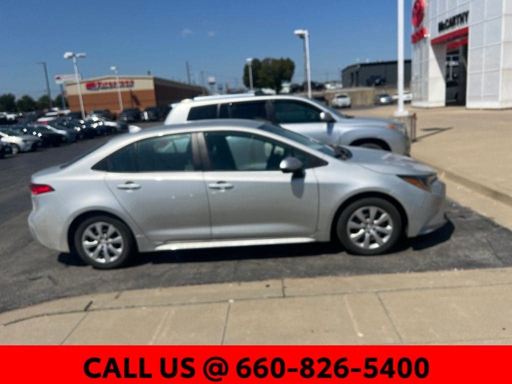 2025 Toyota Corolla LE — photo 1 of 9