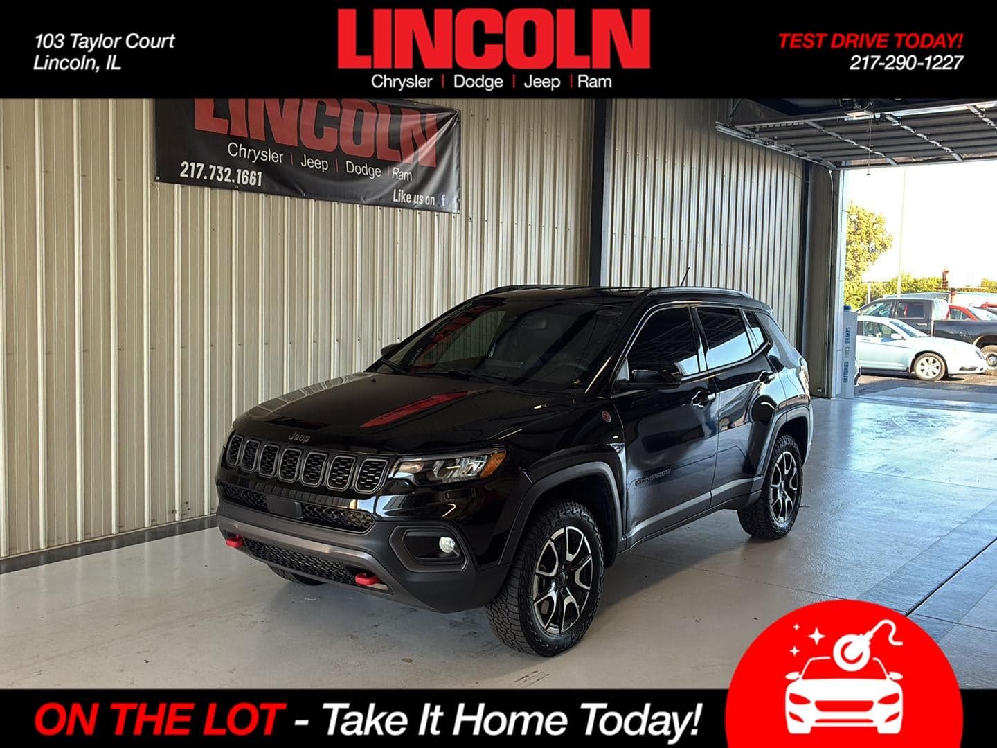 2025 Jeep Compass Trailhawk — photo 1 of 14