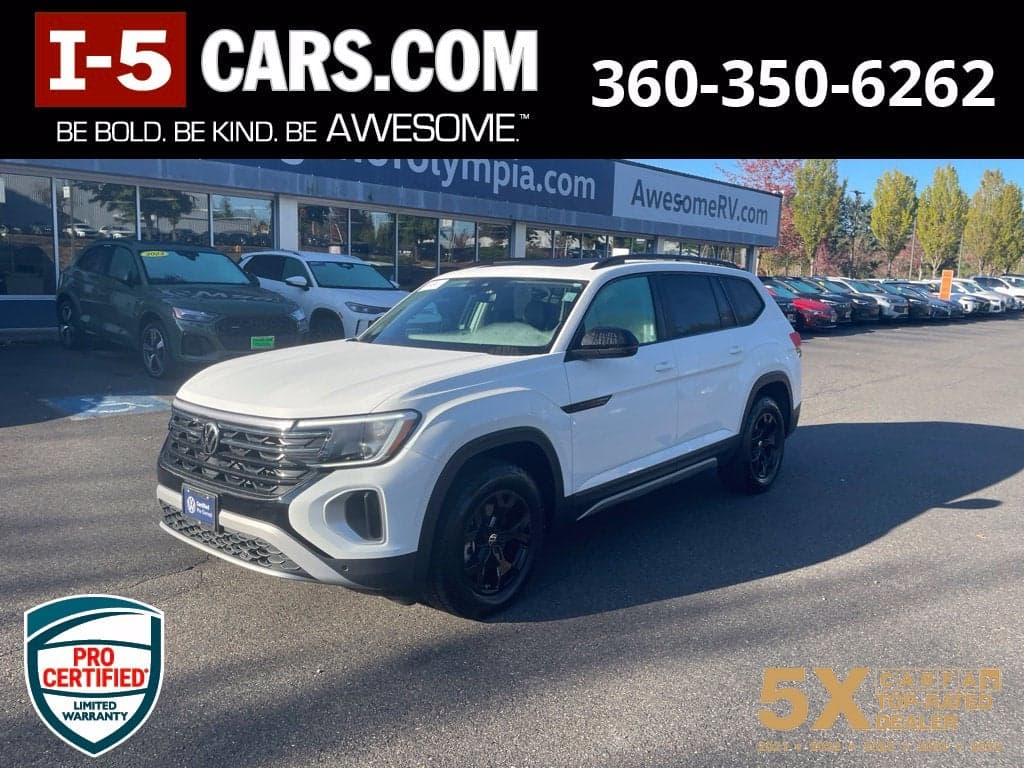 2024 Volkswagen Atlas 2.0T Peak Edition SE w/Technology — photo 1 of 25