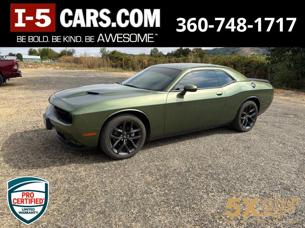 2022 Dodge Challenger SXT — photo 1 of 8