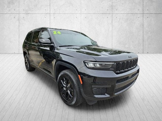 2024 Jeep Grand Cherokee L Altitude — photo 1 of 5