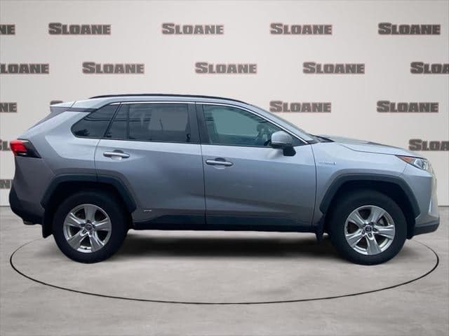 2021 Toyota RAV4 Base — photo 1 of 6