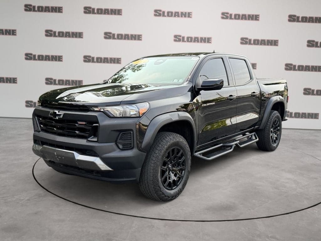 2024 Chevrolet Colorado Trail Boss — photo 1 of 60