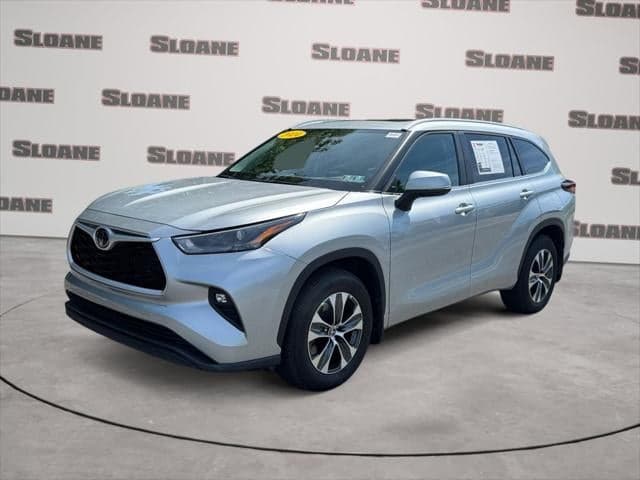 2024 Toyota Highlander XLE — photo 1 of 30