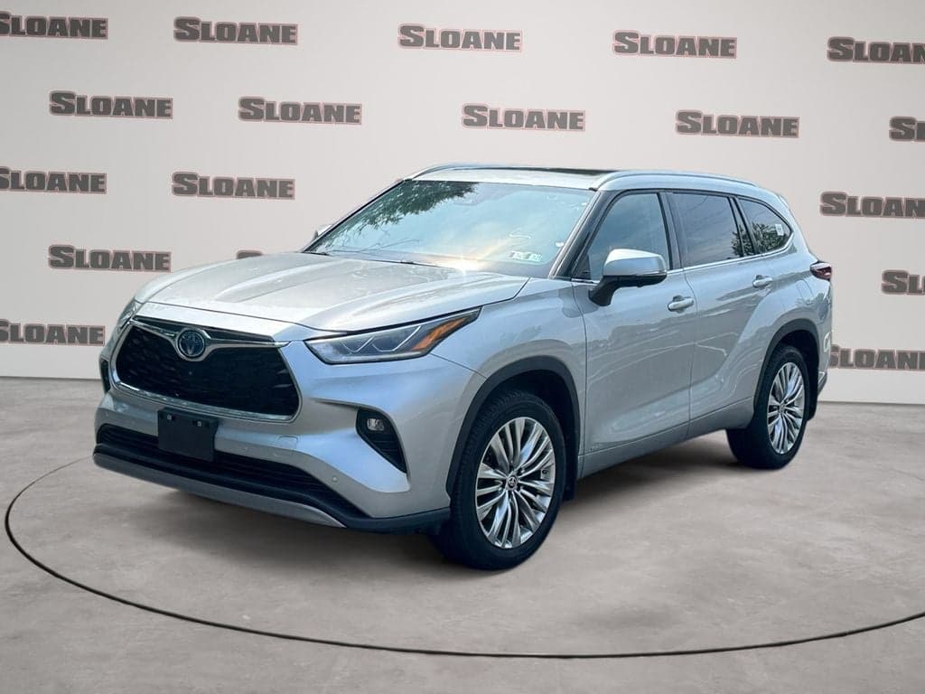 2024 Toyota Highlander Hybrid Platinum — photo 1 of 36