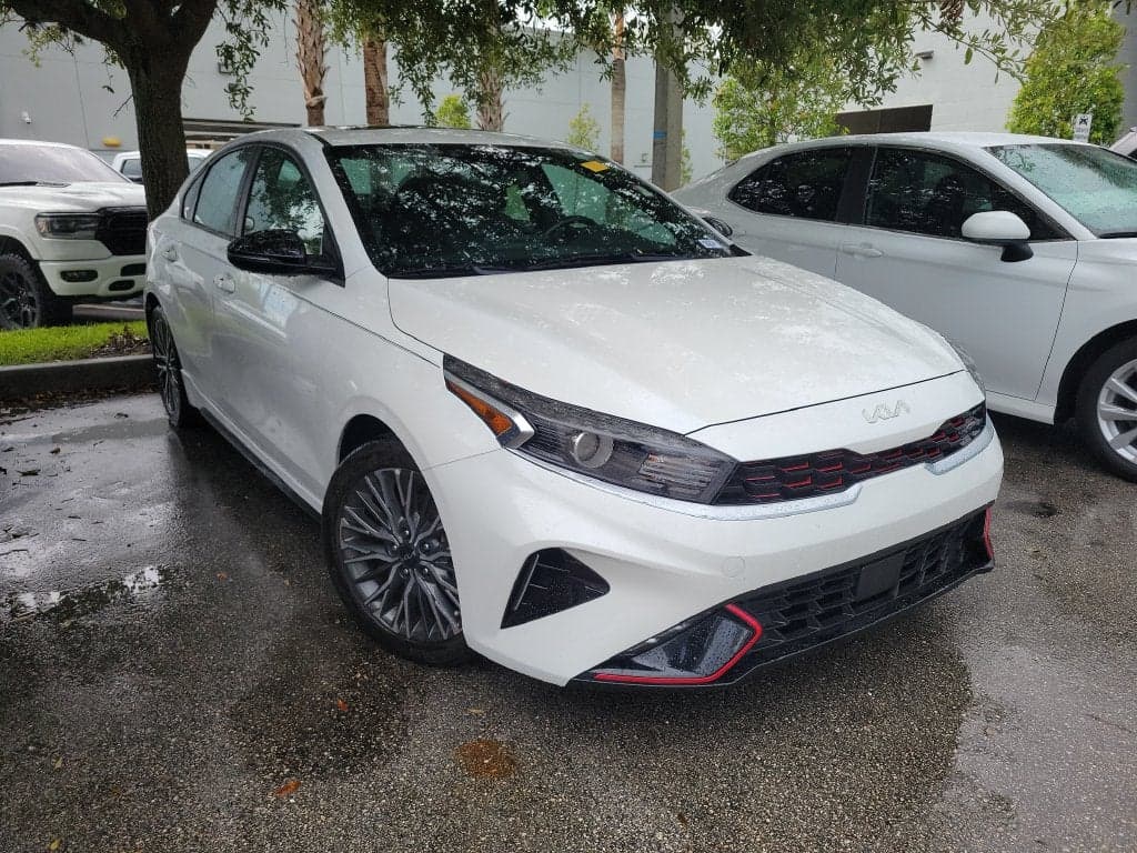 2024 Kia Forte GT-Line — photo 1 of 9