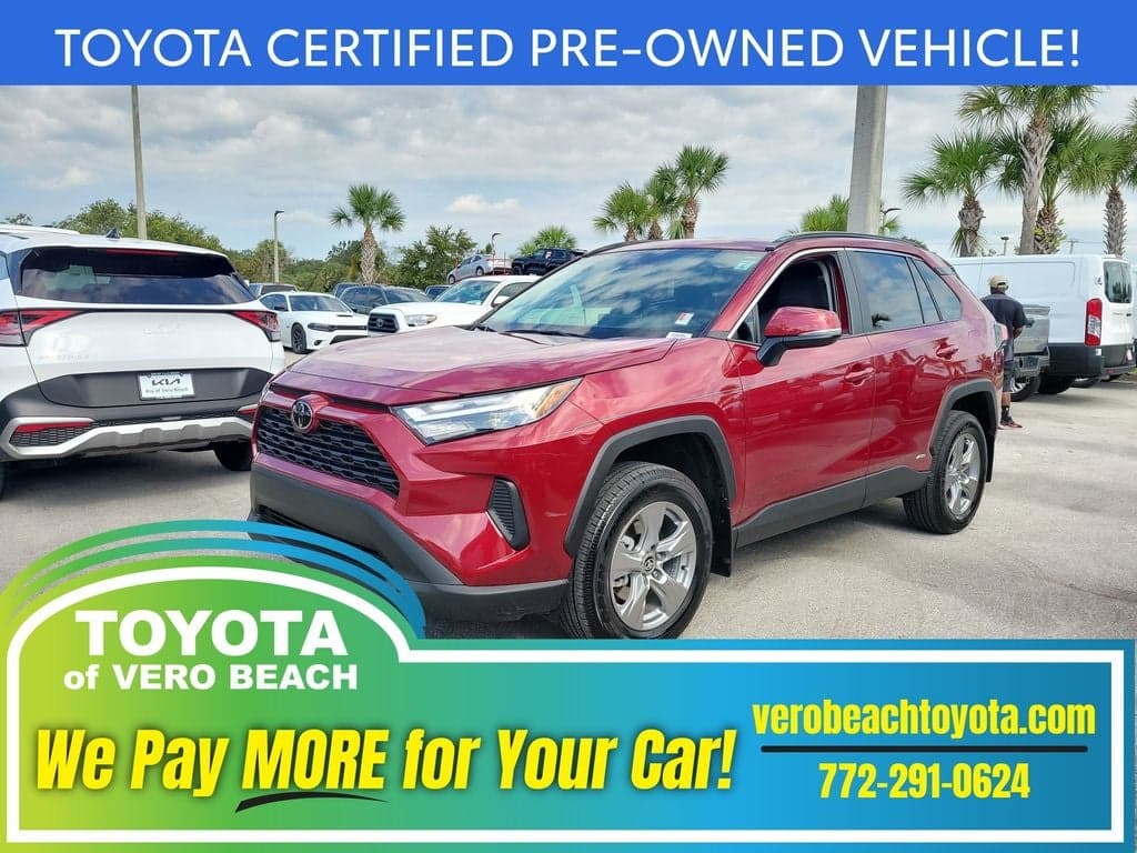 2025 Toyota RAV4 Hybrid XLE — photo 1 of 39