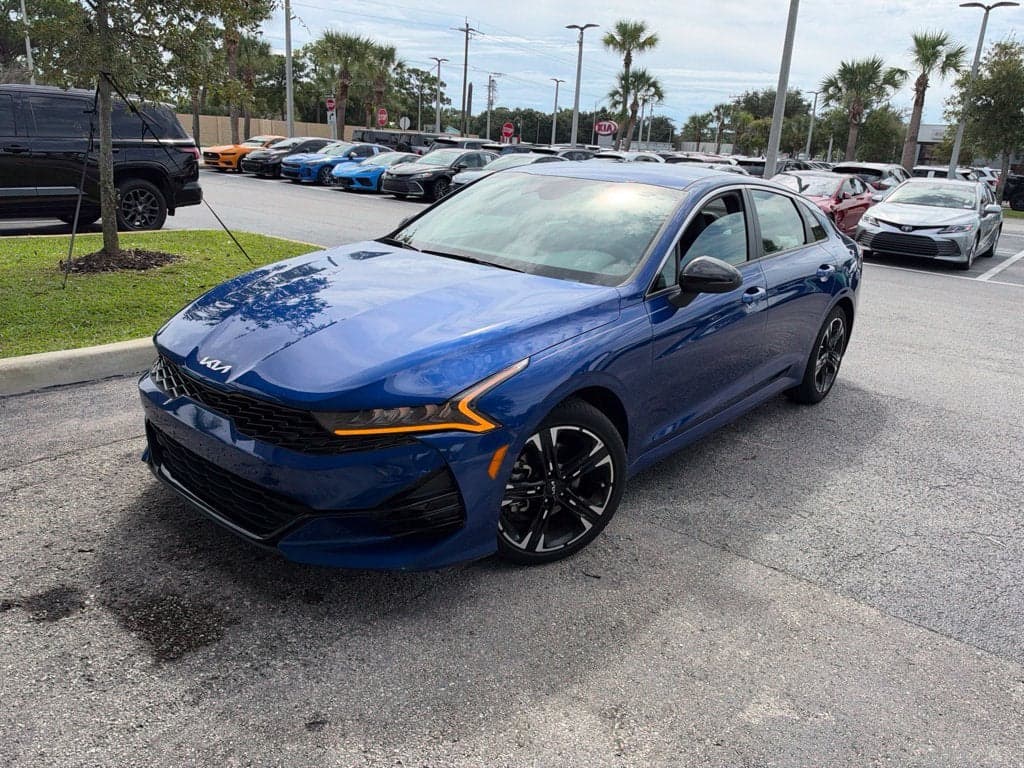 2022 Kia K5 GT-Line — photo 1 of 8
