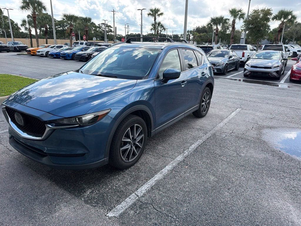 2018 Mazda CX-5 Touring — photo 1 of 5