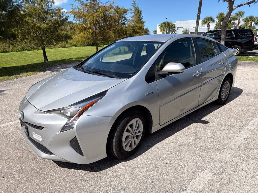 2016 Toyota Prius Two — photo 1 of 5