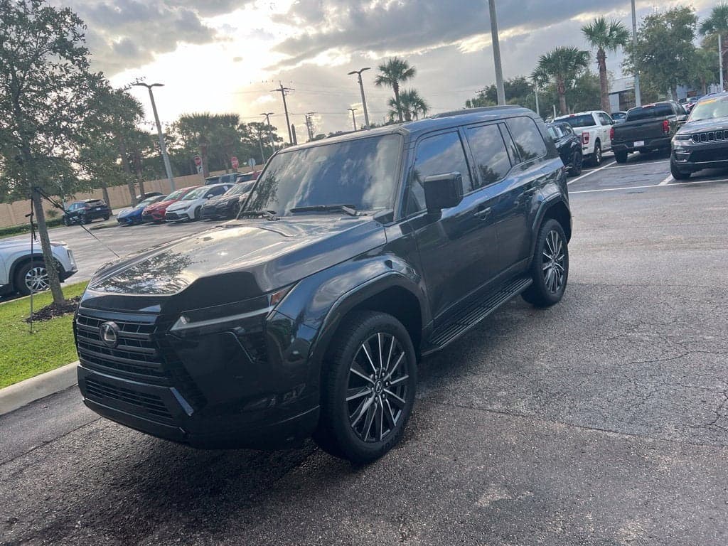 2024 Lexus GX GX 550 Luxury — photo 1 of 5