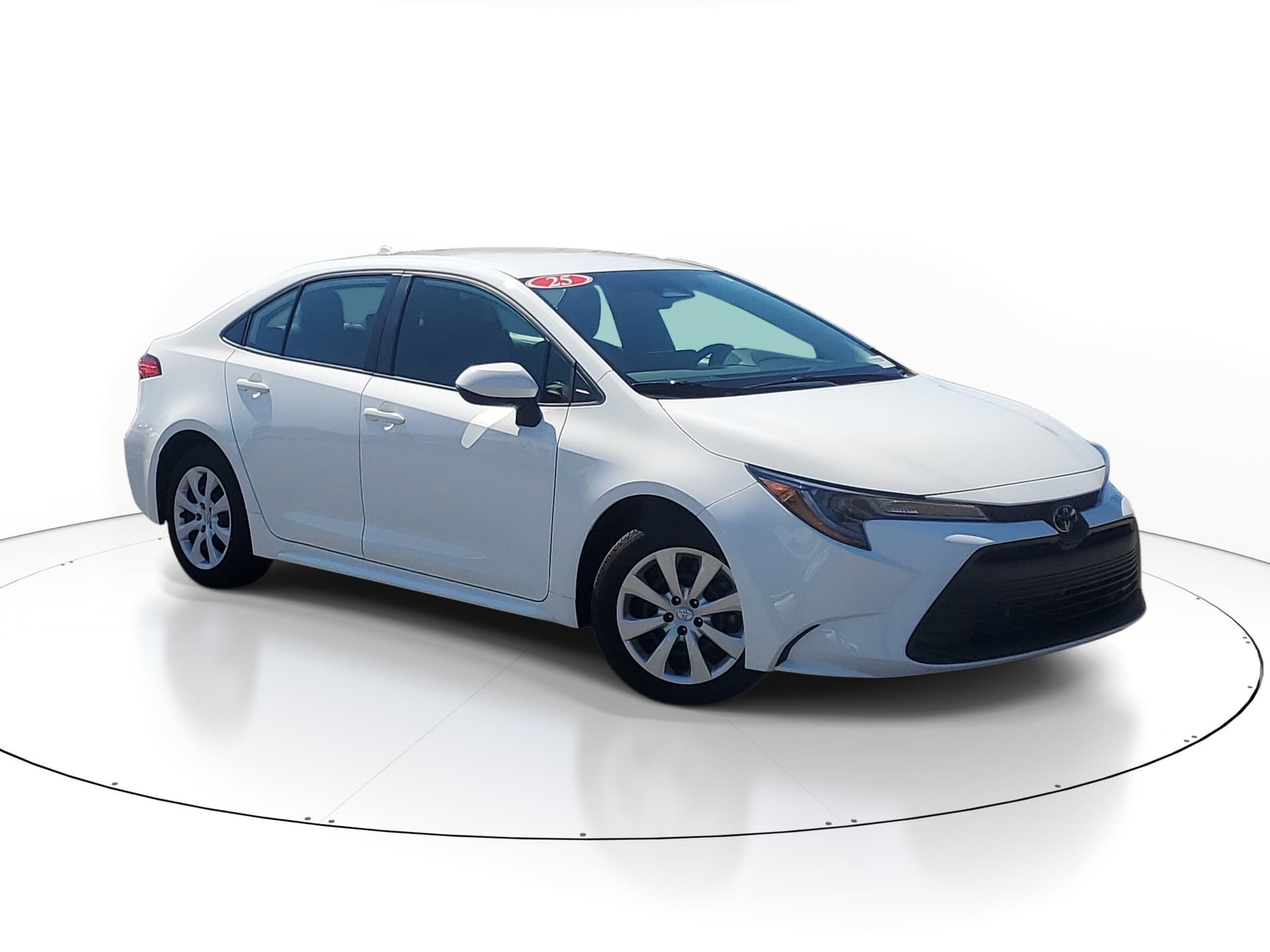 2025 Toyota Corolla LE — photo 1 of 5