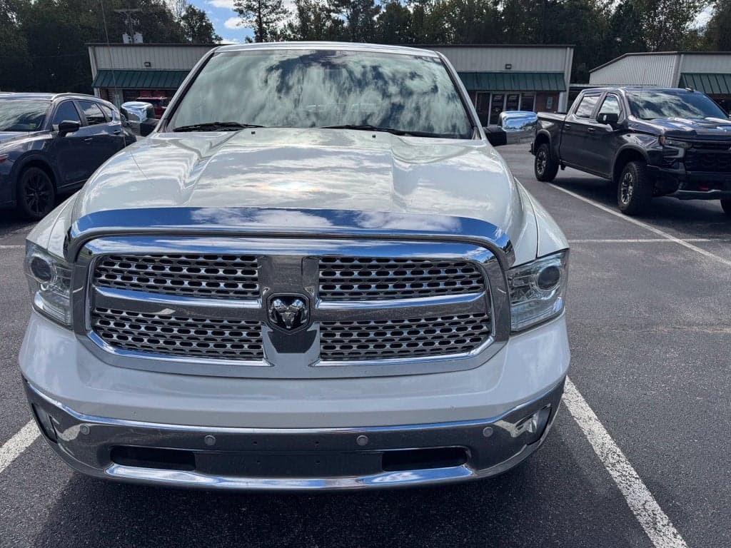 2017 RAM 1500 Laramie — photo 1 of 5