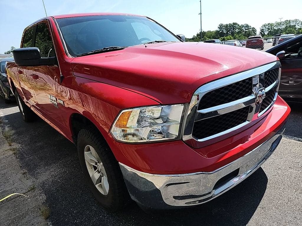 2020 RAM 1500 Classic SLT — photo 1 of 8
