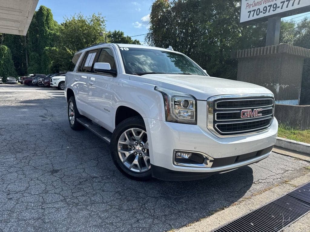2019 GMC Yukon SLT — photo 1 of 9