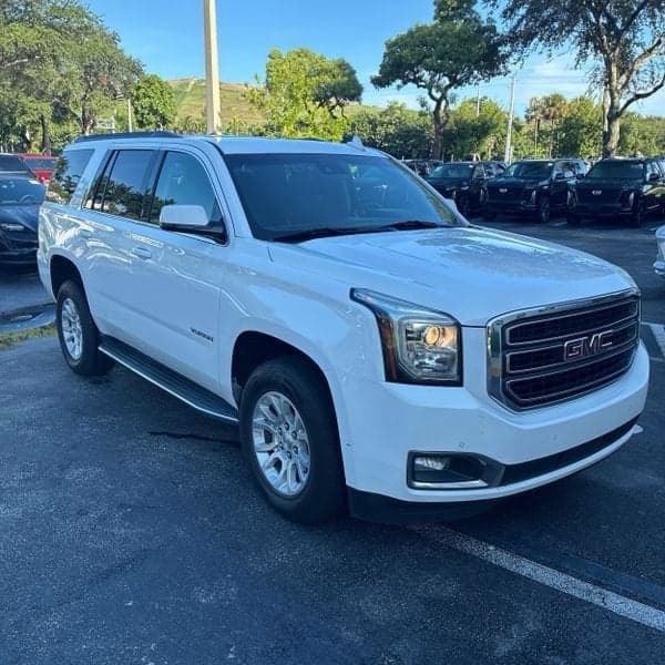 2020 GMC Yukon SLT — photo 1 of 9