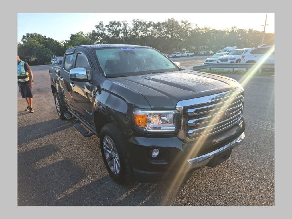 2017 GMC Canyon SLT — photo 1 of 7
