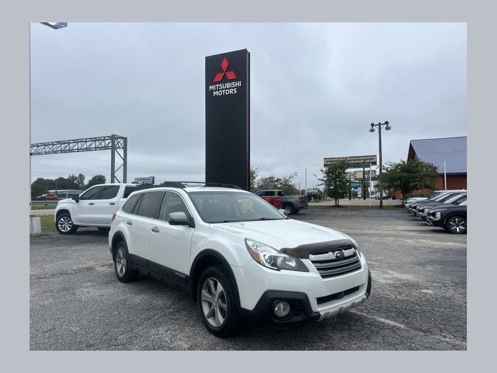 2014 Subaru Outback 2.5i Limited — photo 1 of 14
