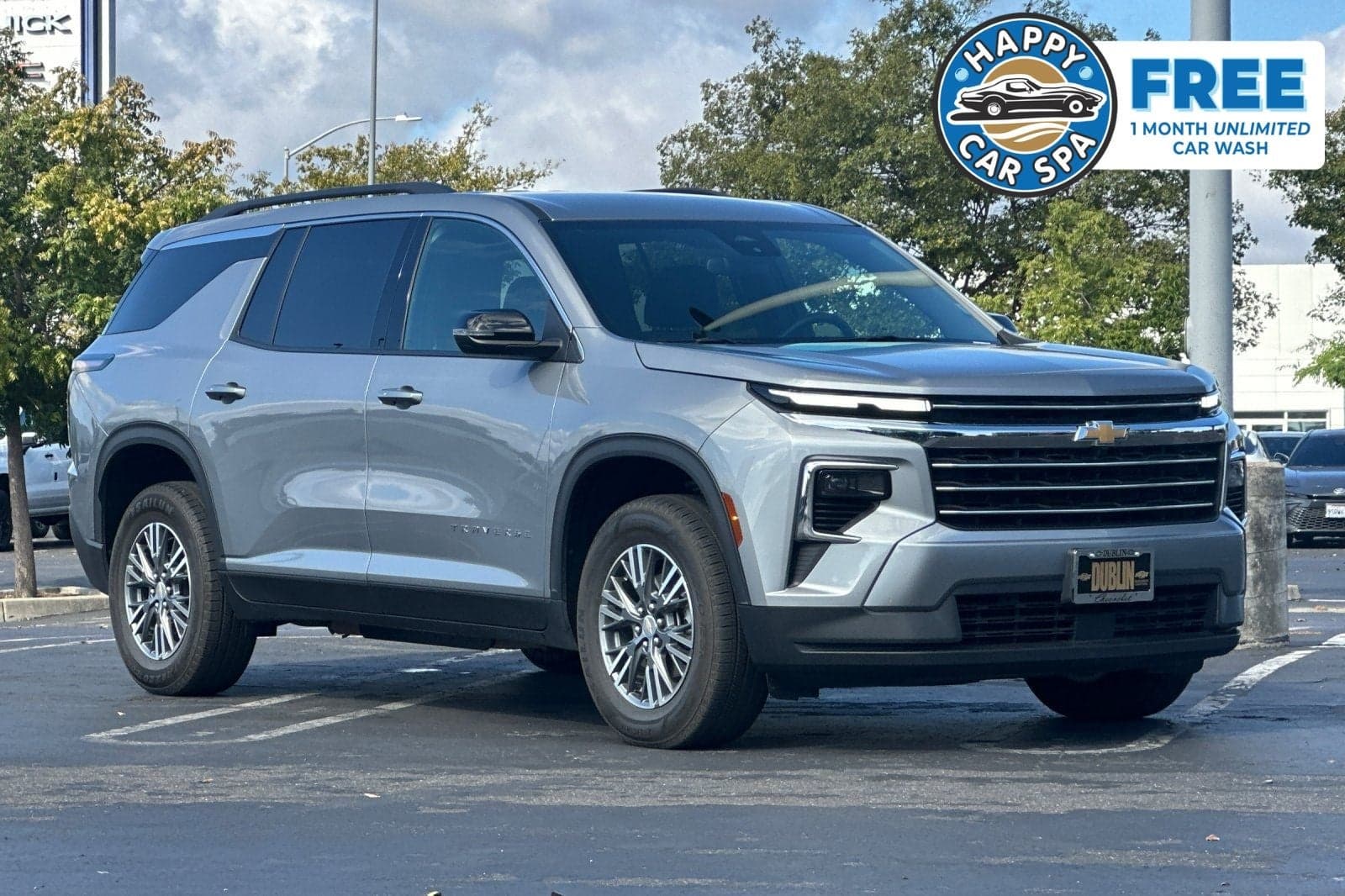2025 Chevrolet Traverse AWD LT — photo 1 of 7
