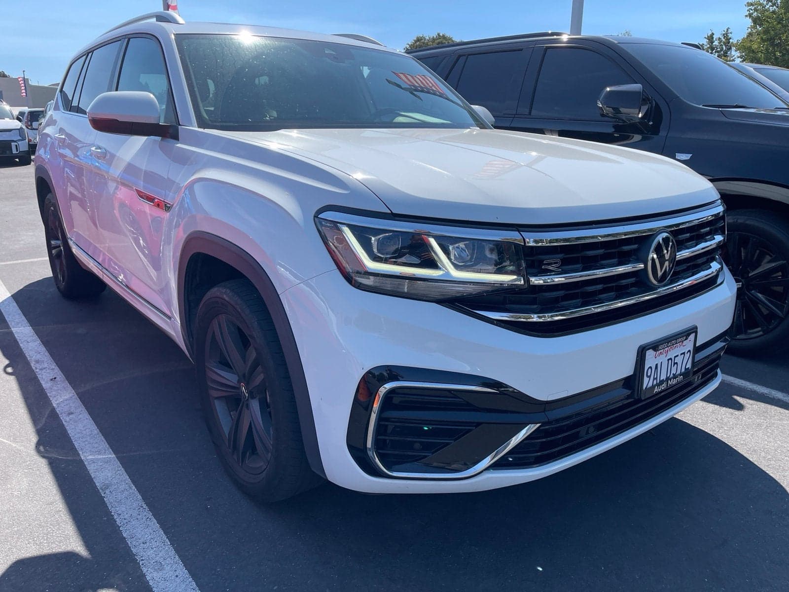 2022 Volkswagen Atlas 3.6L V6 SEL R-Line — photo 1 of 7
