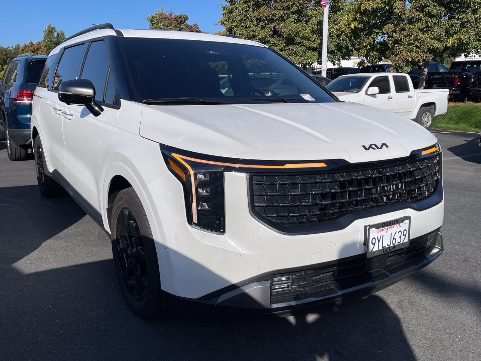 2026 Kia Carnival Hybrid SX — photo 1 of 5