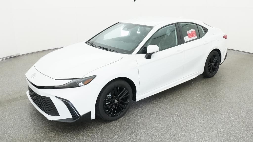 2026 Toyota Camry SE — photo 1 of 33