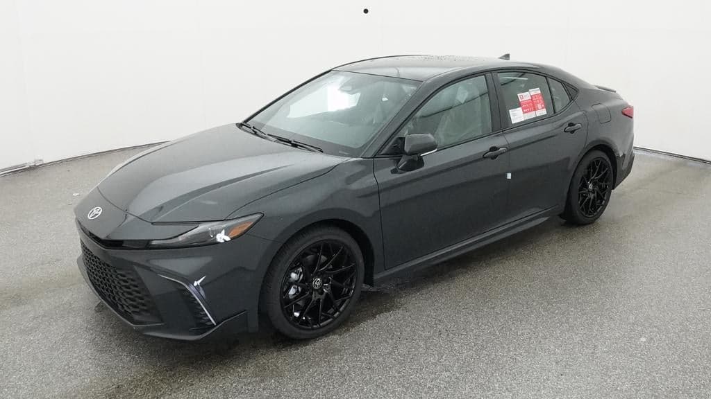 2026 Toyota Camry SE — photo 1 of 33