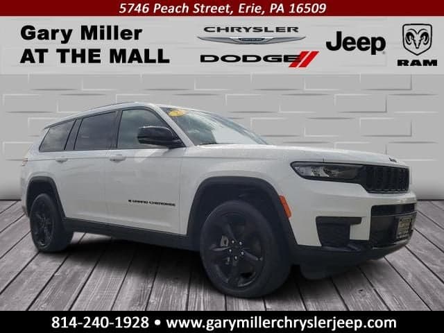 2023 Jeep Grand Cherokee L Altitude 4x4 — photo 1 of 33