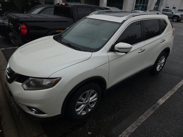 2015 Nissan Rogue SV — photo 1 of 10