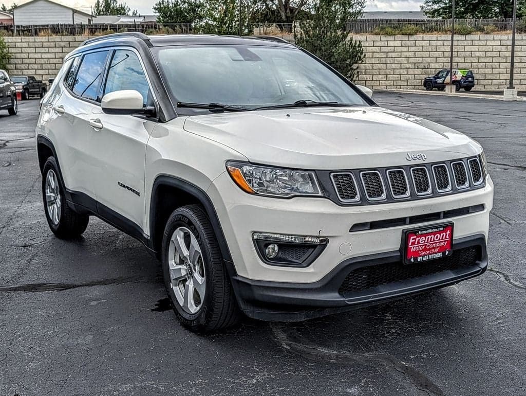 2018 Jeep Compass Latitude — photo 1 of 6