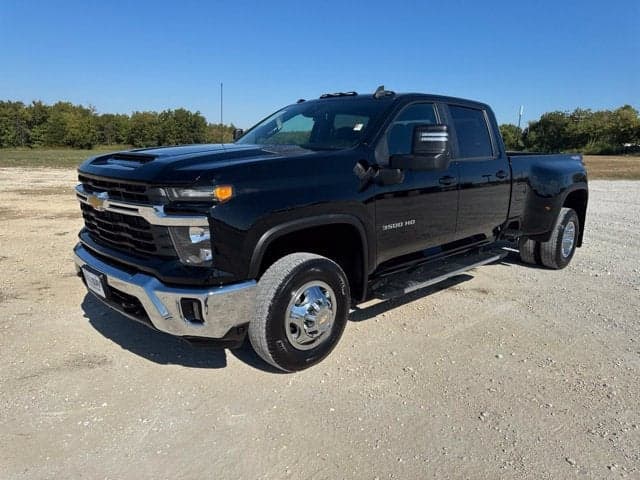 2024 Chevrolet Silverado 3500HD LT — photo 1 of 5
