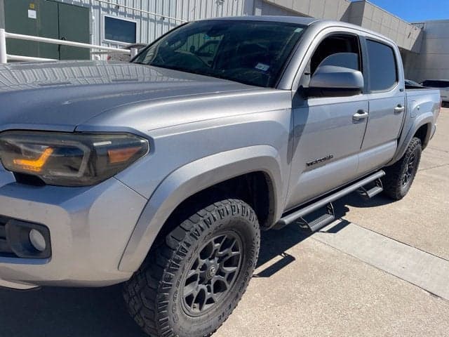 2021 Toyota Tacoma 2WD SR5 — photo 1 of 5