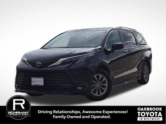 2025 Toyota Sienna XLE — photo 1 of 5